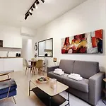 Intimate Flat W A C & Jacuzzi - 2br 6p Montmartre * Paris