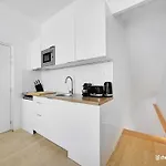 Intimate Flat W A C & Jacuzzi - 2br 6p Montmartre Paris