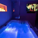 Lejlighed Intimate Flat W A C & Jacuzzi - 2br 6p Montmartre