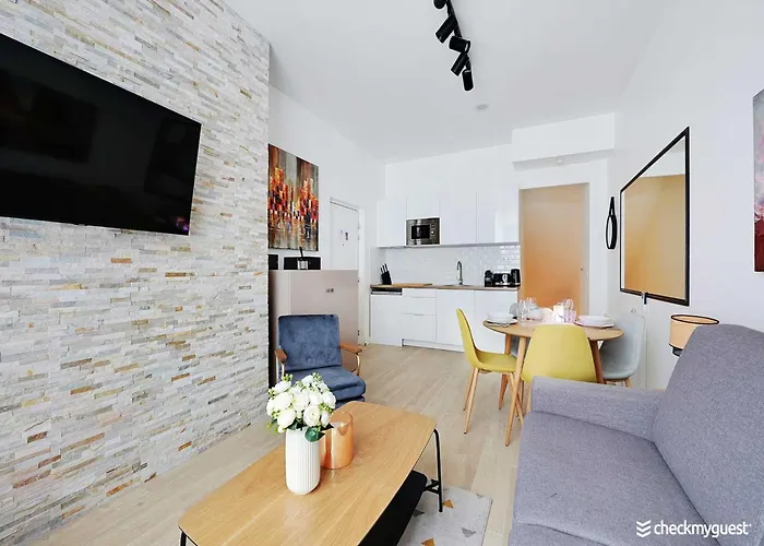 Intimate Flat W A C & Jacuzzi - 2br 6p Montmartre Lejlighed