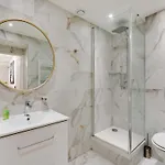 Intimate Flat W A C & Jacuzzi - 2br 6p Montmartre *