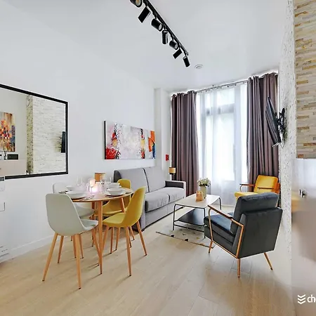 Intimate Flat W A C & Jacuzzi - 2br 6p Montmartre Appartement Parijs
