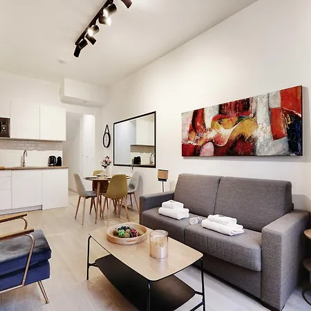 Intimate Flat W A C & Jacuzzi - 2br 6p Montmartre * パリ