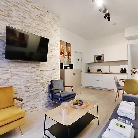 아파트 Intimate Flat W A C & Jacuzzi - 2br 6p Montmartre