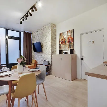 Intimate Flat W A C & Jacuzzi - 2br 6p Montmartre 아파트 파리