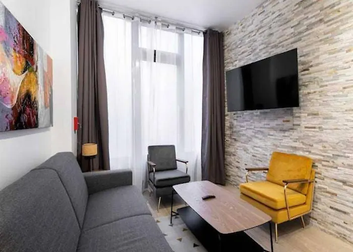 Apartment Intimate Flat W A C & Jacuzzi - 2br 6p Montmartre *