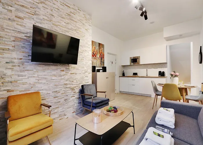 아파트 Intimate Flat W A C & Jacuzzi - 2br 6p Montmartre