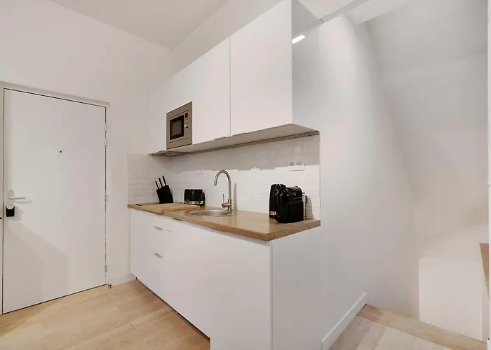 아파트 Intimate Flat W A C & Jacuzzi - 2br 6p Montmartre *