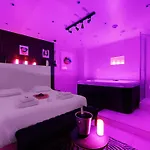 Intimate Flat W A C & Jacuzzi - 2br 6p Montmartre Lejlighed Paris