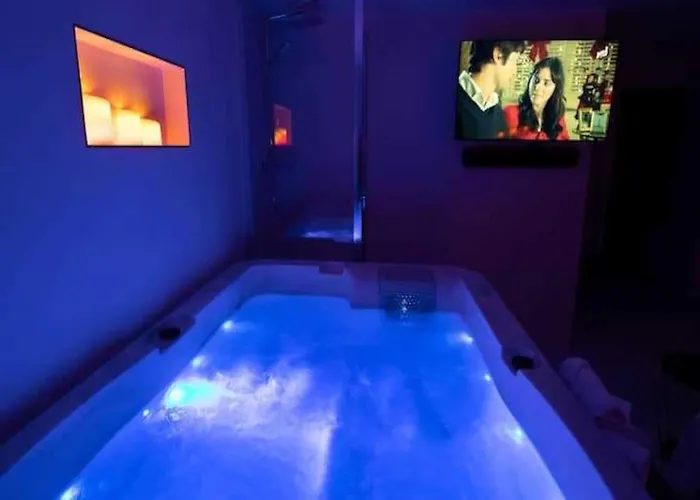 Appartement Intimate Flat W A C & Jacuzzi - 2br 6p Montmartre