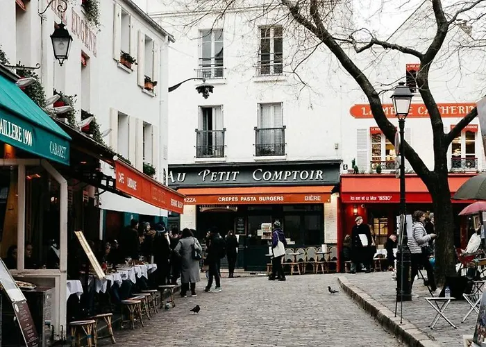 Intimate Flat W A C & Jacuzzi - 2br 6p Montmartre Parijs